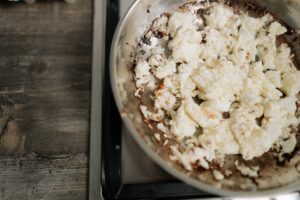 How to Clean a Burnt Stainless Steel Pan: 5 Easy Methods